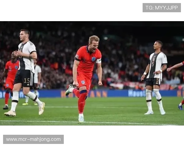 凯恩第三球瞬间：轻巧垫射彰显射手本色