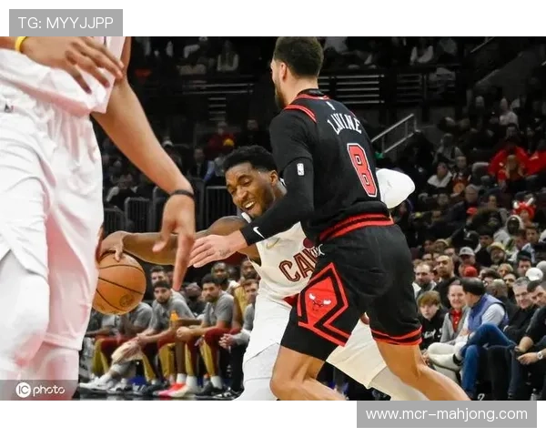 公牛主场迎战骑士，拉文对决米切尔力争复仇