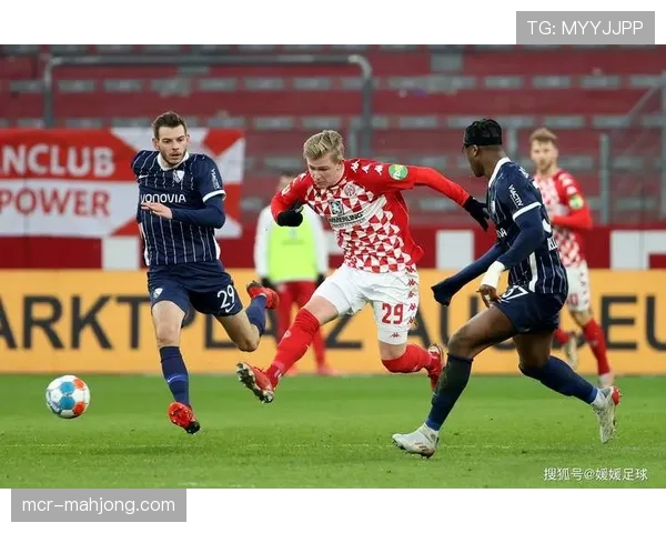 比利亚雷亚尔1-3不敌奥萨苏纳，主队压迫失误致两粒丢球